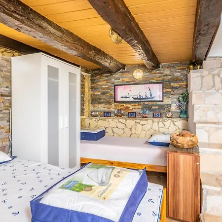 Stone House Knez Apartment Vrbnik (Primorje-Gorski Kotar)