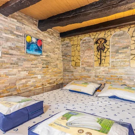 Stone House Knez * Vrbnik (Primorje-Gorski Kotar)