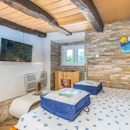 Apartment Stone House Knez Vrbnik (Primorje-Gorski Kotar)