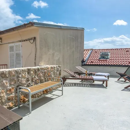 Stone House Knez Apartment *
