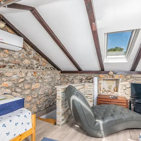 Stone House Knez Apartment *