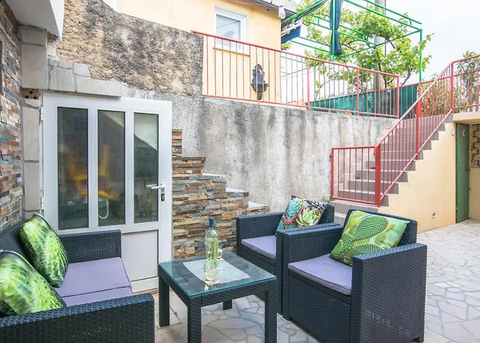 Stone House Knez * 瓦比尼科