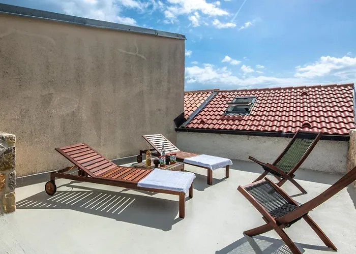 Stone House Knez * 瓦比尼科