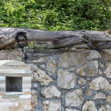 Διαμέρισμα Stone House Knez *