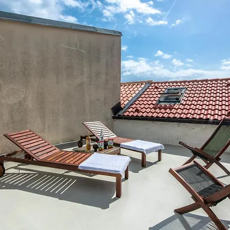 Stone House Knez * 瓦比尼科