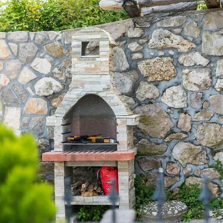 Stone House Knez 公寓 瓦比尼科